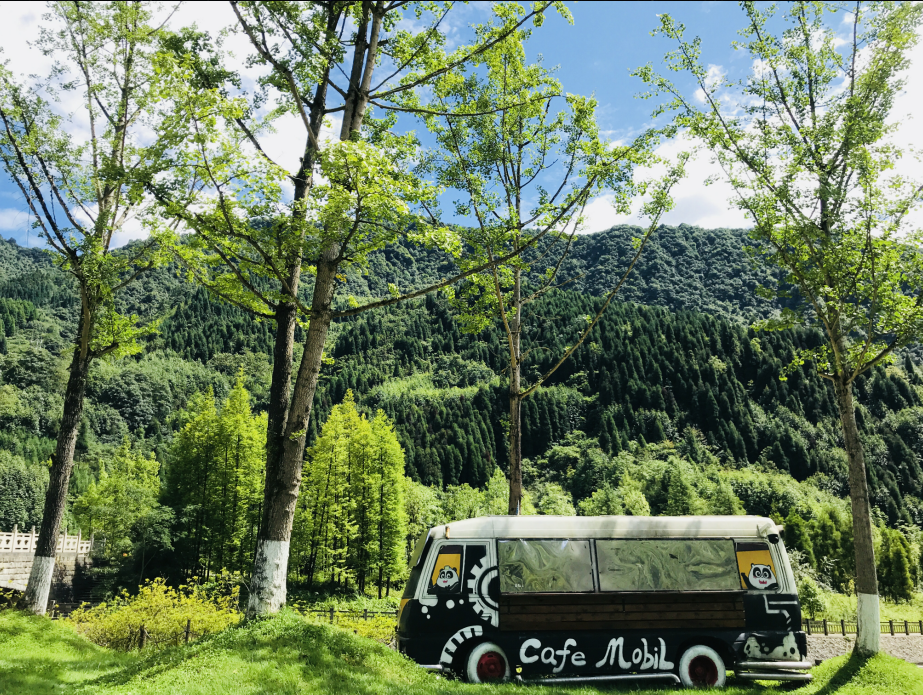 西嶺的藍(lán)天無與倫比