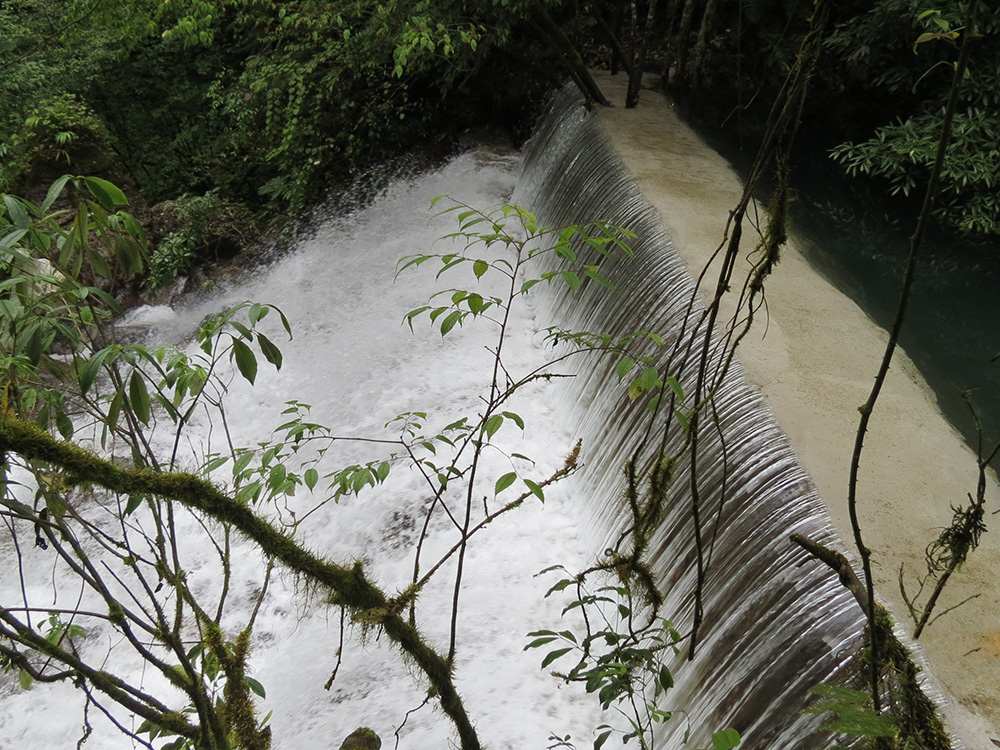 花水灣瀑布（西嶺前山）