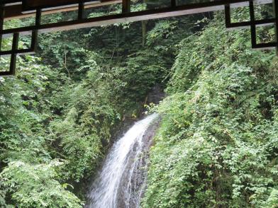漁泉瀑布（西嶺前山）